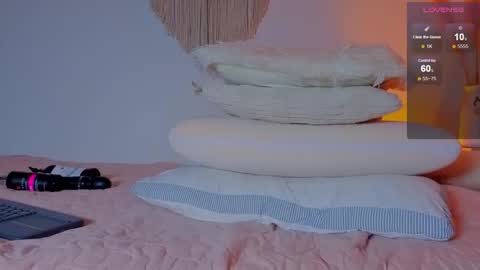 Alice Benette  online show from March 25, 2:28 am