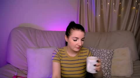 alicechanell online show from May 23, 4:22 am
