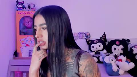 Alice  online show from December 3, 9:28 pm