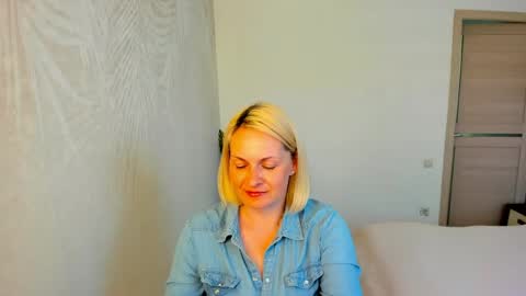 Alicee online show from May 22, 10:35 am