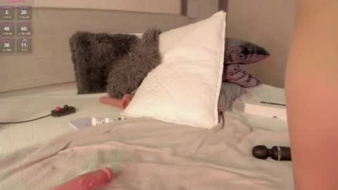 alicee_clark_ online show from May 14, 1:06 pm