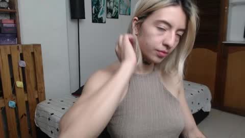 alicee_logan_ online show from May 31, 2:17 am