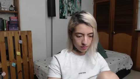 alicee_logan_ online show from May 24, 3:27 am