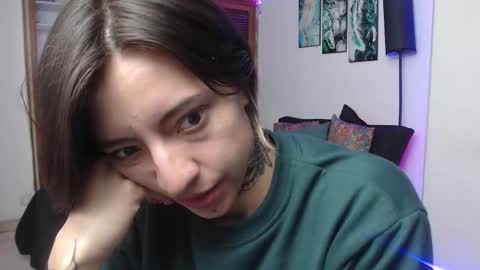 alicee_logan_ online show from October 10, 2:05 am