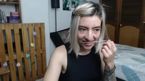 alicee_logan_ online show from May 13, 2:06 am