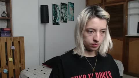 alicee_logan_ online show from May 30, 2:09 am