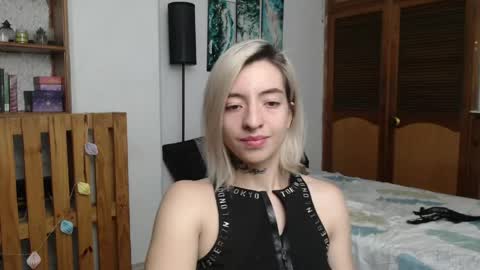 alicee_logan_ online show from May 16, 2:58 am