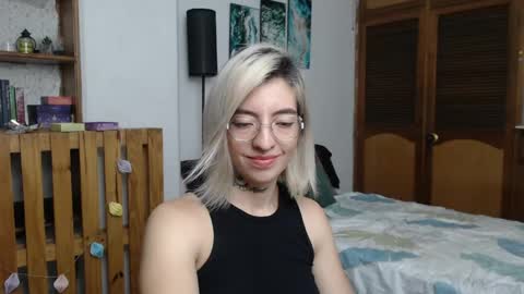 alicee_logan_ online show from May 11, 2:02 am