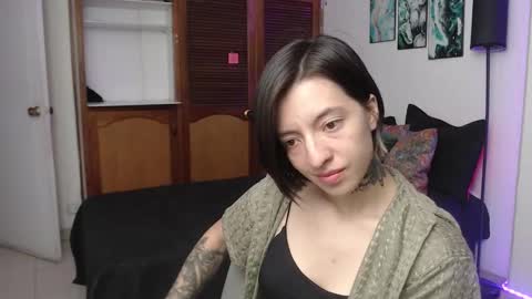 alicee_logan_ online show from November 30, 2:49 am