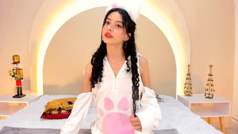 Snapshot of alicee_rodriguez chatting on December 20, 8:12 pm alice online show from December 20, 8:12 pm