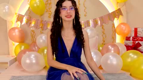 Snapshot of alicee_rodriguez chatting on February 14, 9:10 pm alice online show from February 14, 9:10 pm