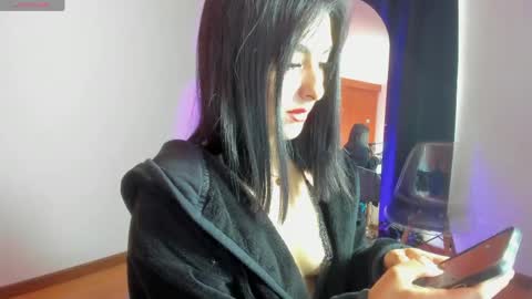 Alice online show from April 28, 8:13 pm