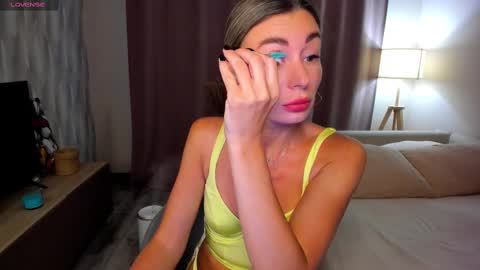 Snapshot of aliceevan chatting on February 17, 1:47 am Daniella online show from February 17, 1:47 am