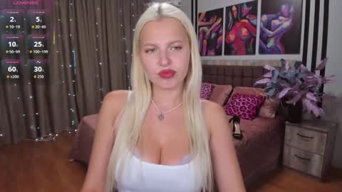 Snapshot of alicefreman chatting on September 25, 10:14 am Alice online show from September 25, 10:14 am