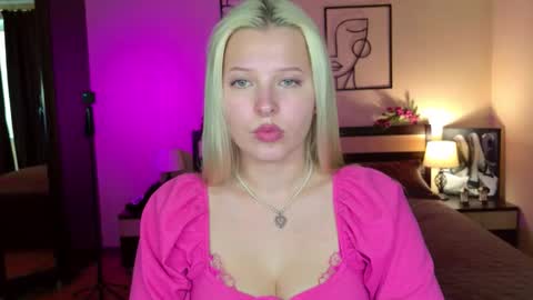 Alice online show from May 2, 11:57 am
