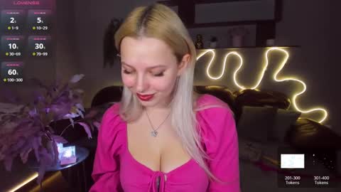 Snapshot of alicefreman chatting on February 14, 10:17 am Alice online show from February 14, 10:17 am