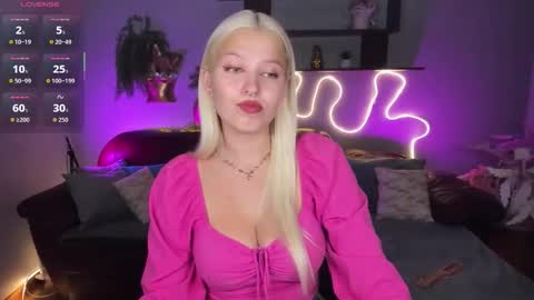Snapshot of alicefreman chatting on September 19, 11:53 am Alice online show from September 19, 11:53 am