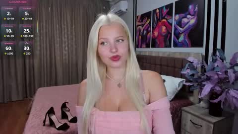 Snapshot of alicefreman chatting on September 16, 8:11 am Alice online show from September 16, 8:11 am