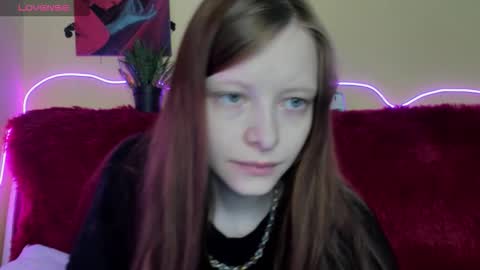 Alie online show from December 2, 6:15 am