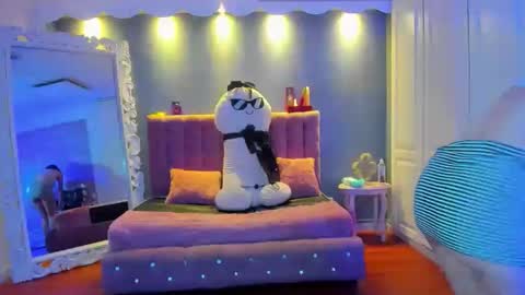 Alice online show from March 28, 1:32 pm