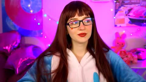 alicewelch_ online show from September 10, 1:11 pm