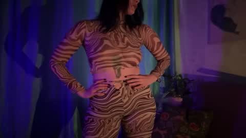 Alicewhispers online show from February 7, 9:37 pm