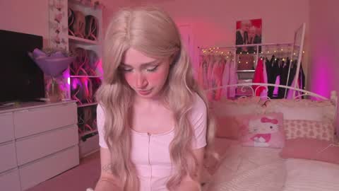 from wonderland online show from May 11, 3:51 pm