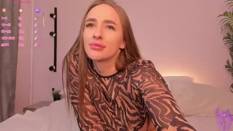 Mia online show from October 17, 2:26 am