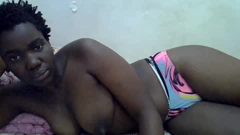 alicia_qween online show from June 11, 4:31 am