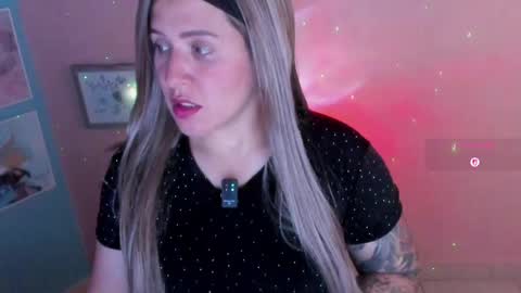 Jennyfer online show from May 12, 8:37 pm