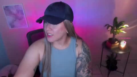 Jennyfer online show from May 25, 8:30 pm