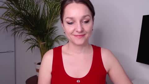 Snapshot of alicialux chatting on March 4, 7:51 am Alicia online show from March 4, 7:51 am