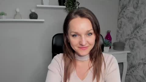 Snapshot of alicialux chatting on February 20, 2:57 pm Alicia online show from February 20, 2:57 pm