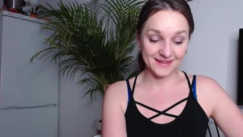 Snapshot of alicialux chatting on February 13, 3:03 pm Alicia online show from February 13, 3:03 pm