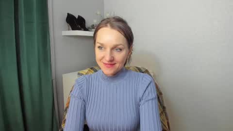 Snapshot of alicialux chatting on December 16, 3:11 pm Alicia online show from December 16, 3:11 pm