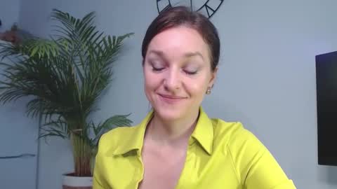 Snapshot of alicialux chatting on January 13, 8:05 am Alicia online show from January 13, 8:05 am