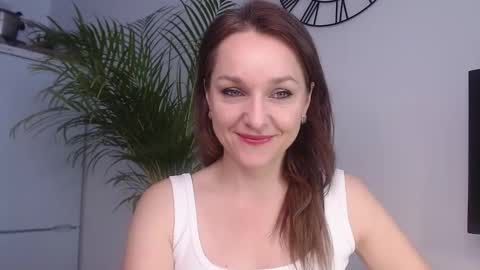 Snapshot of alicialux chatting on February 5, 8:11 am Alicia online show from February 5, 8:11 am