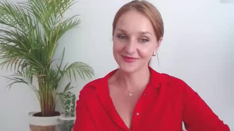 Snapshot of alicialux chatting on September 15, 1:19 pm Alicia online show from September 15, 1:19 pm