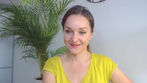 Snapshot of alicialux chatting on December 2, 8:48 am Alicia online show from December 2, 8:48 am