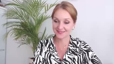 Snapshot of alicialux chatting on September 29, 1:38 pm Alicia online show from September 29, 1:38 pm