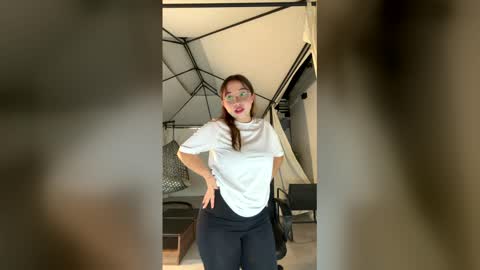 Alicia  online show from May 18, 1:48 am
