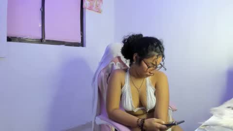 ana online show from November 10, 10:49 pm