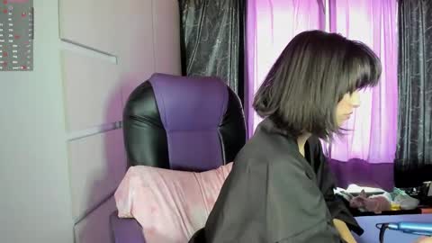 Snapshot of alien_universe chatting on January 23, 7:29 pm Aiko  Independent Model  online show from January 23, 7:29 pm