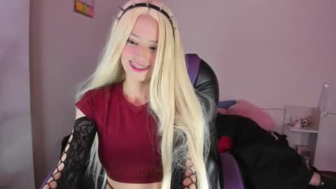 Snapshot of alien_universe chatting on December 2, 6:41 pm Aiko  Independent Model  online show from December 2, 6:41 pm