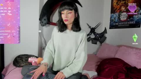 Snapshot of alien_universe chatting on October 24, 9:44 pm Aiko  Independent Model  online show from October 24, 9:44 pm