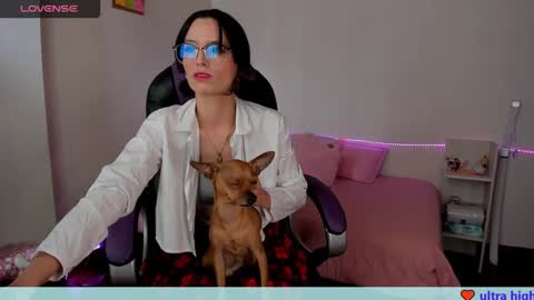 Snapshot of alien_universe chatting on December 13, 8:25 pm Aiko  Independent Model  online show from December 13, 8:25 pm