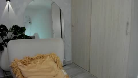 Ali  online show from May 19, 11:17 am