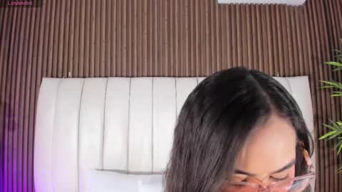 Aliha online show from October 25, 11:44 pm