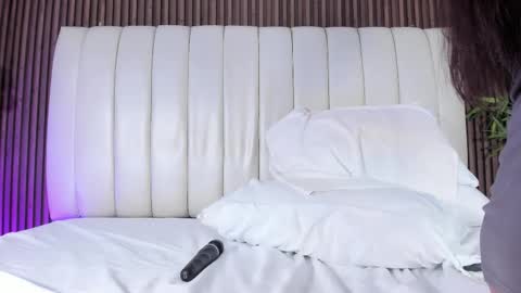 Aliha online show from October 18, 1:08 am