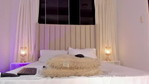 Alisson  online show from April 10, 6:30 am